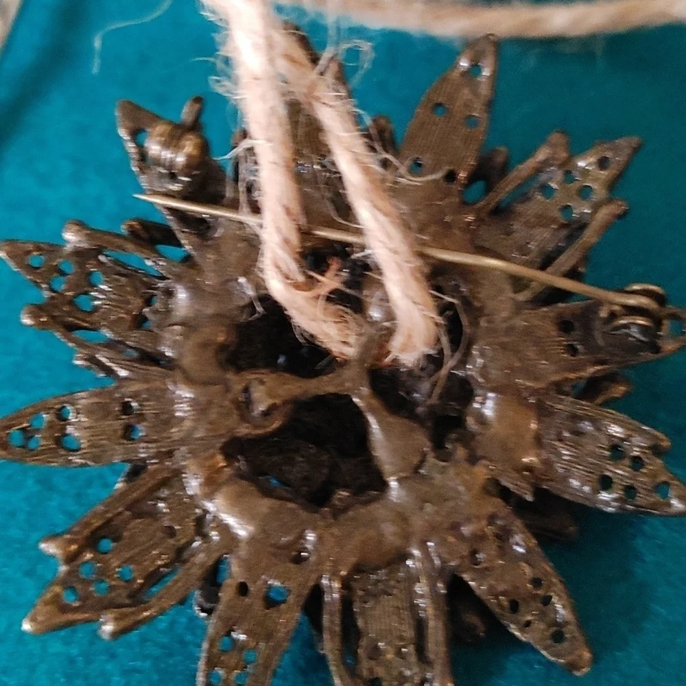 Vintage Brooch Blue & Purple Crystals Layered Flower Pattern in Bronze Setting